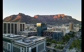 Luxury Onyx Penthouse With Sea Mountain Views By Cticc Cape Town